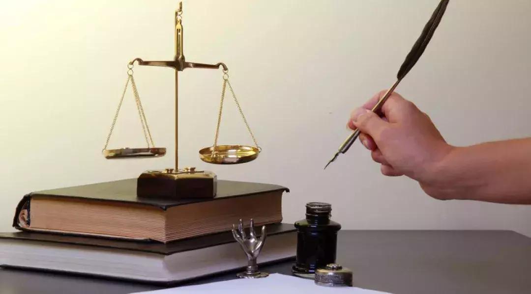 讲法律很有意思的老师,最有趣的法律老师