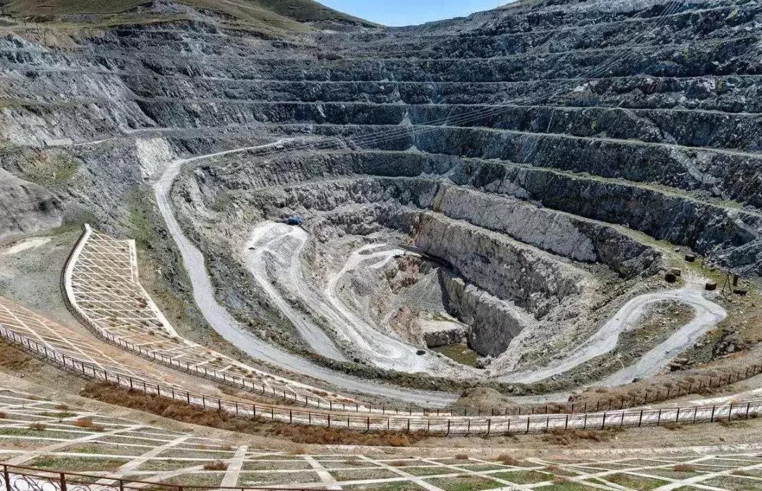 阿勒泰地区可可托海地质公园,新疆可可托海国家森林公园介绍