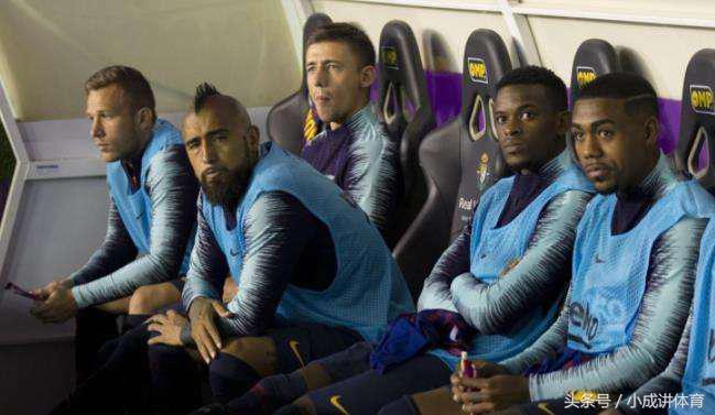 他是世界级中场，却在巴萨沦为替补，如今还被高层批评不尊重队友