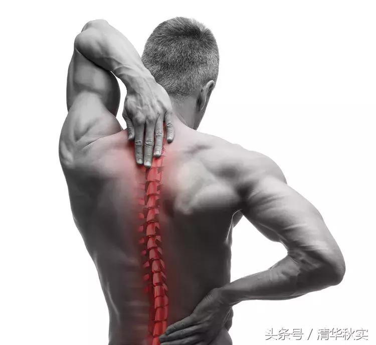 吓尿！每天玩手机4小时，8年后开刀换骨！颈椎病，正疯狂袭来！