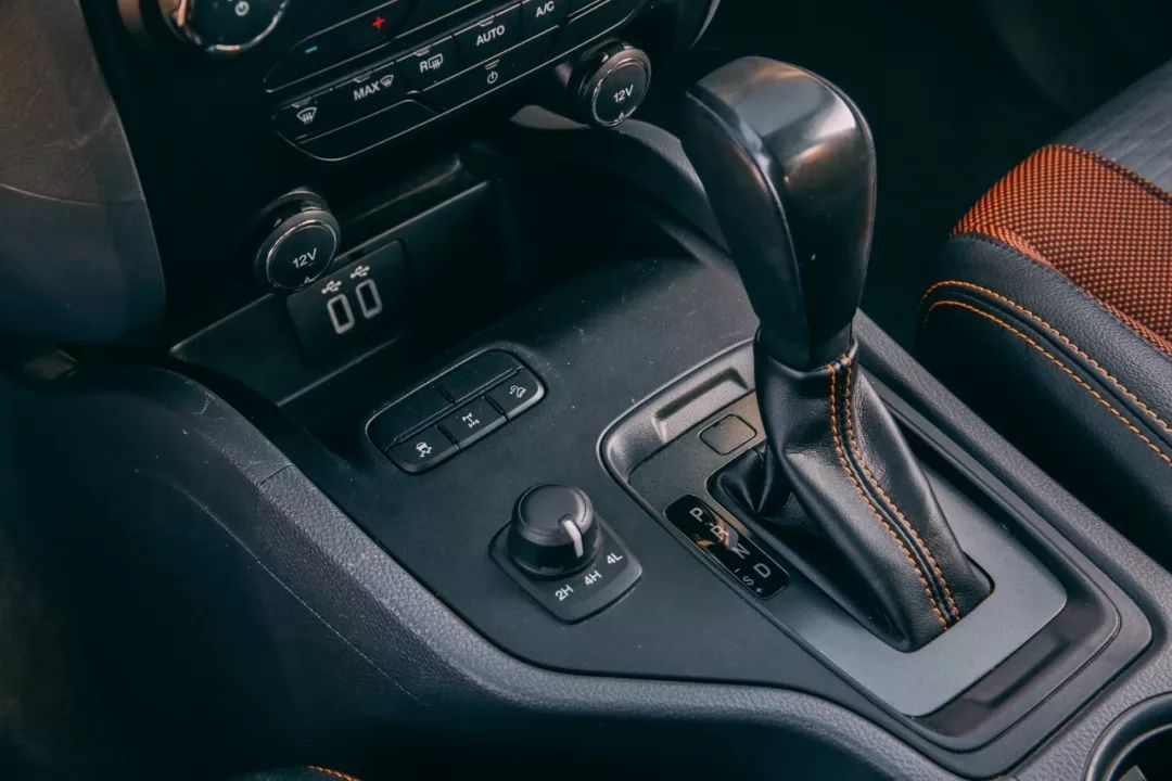 驾驶越野车去无人区的感受,驾驶沙漠越野正版