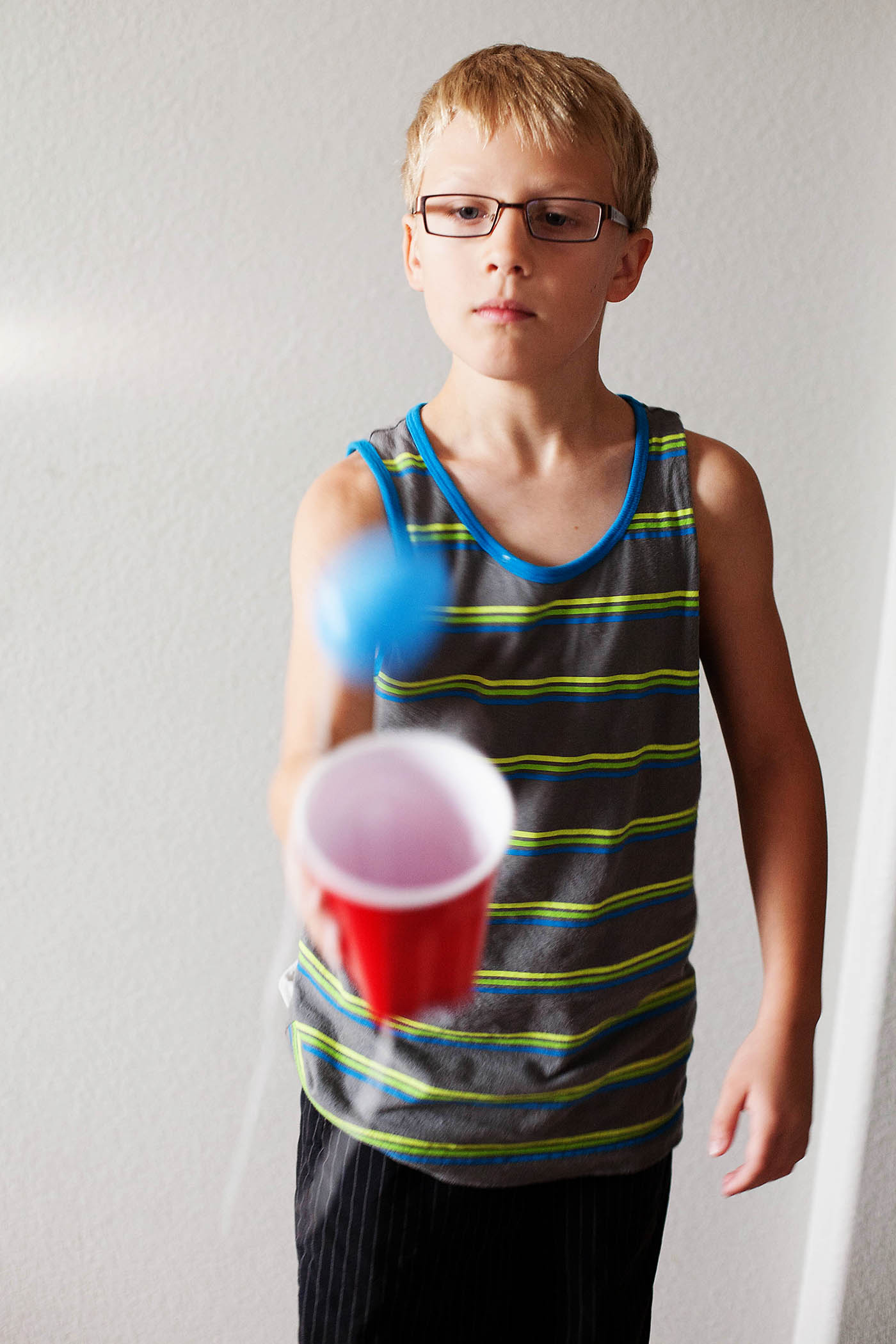 亲子互动游戏0-4岁高难度小游戏,用纸杯就可以做的亲子游戏