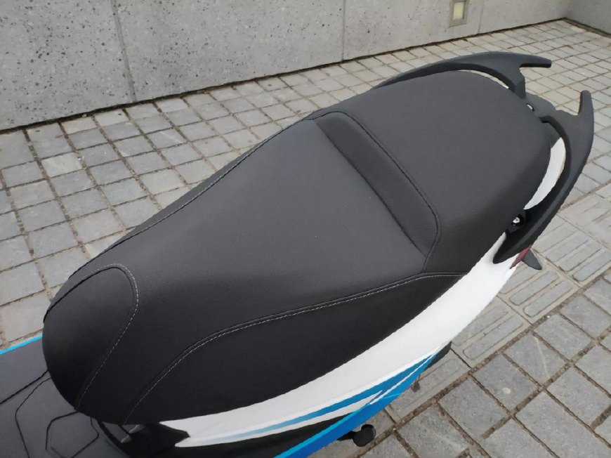 光阳最新降价的250踏板,光阳最新款小踏板