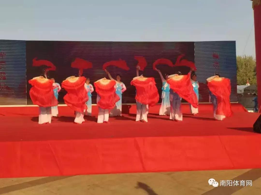 舞动广场健身操,2018南阳市广场舞健身操