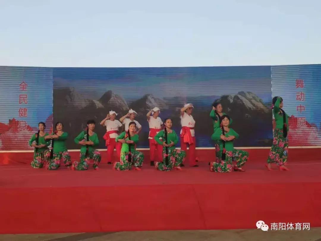 舞动广场健身操,2018南阳市广场舞健身操