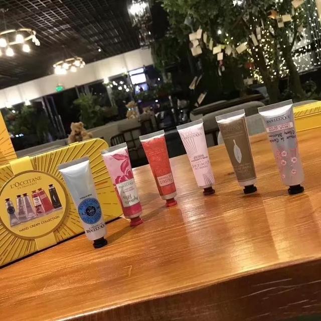 最好用的护手霜又白又滋润,又白又嫩又细又长的护手霜