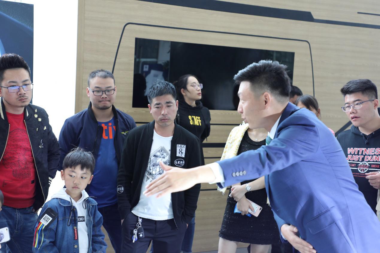 2018西区新BMW5系Li尊享体验日郑州郑德宝站圆满结束