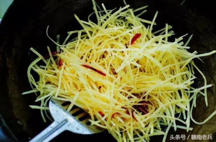 切土豆丝前细后粗,教你一招切土豆丝切得又细又快