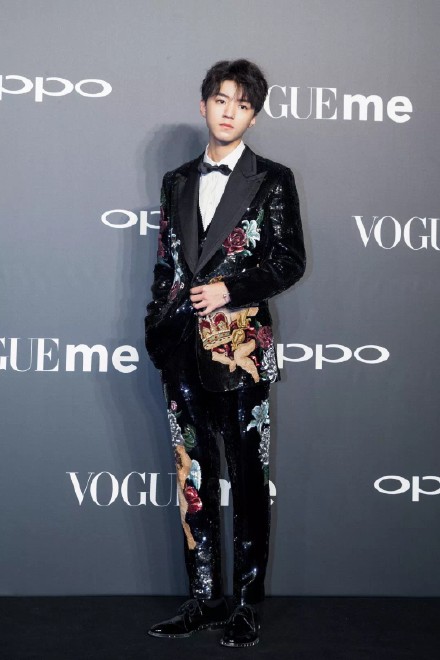 芭莎慈善夜红毯主题,2019年芭莎明星慈善夜全程红毯