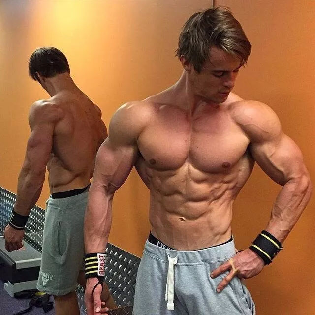 健身房一周训练计划健身动作教学,老年健身房一周健身计划表