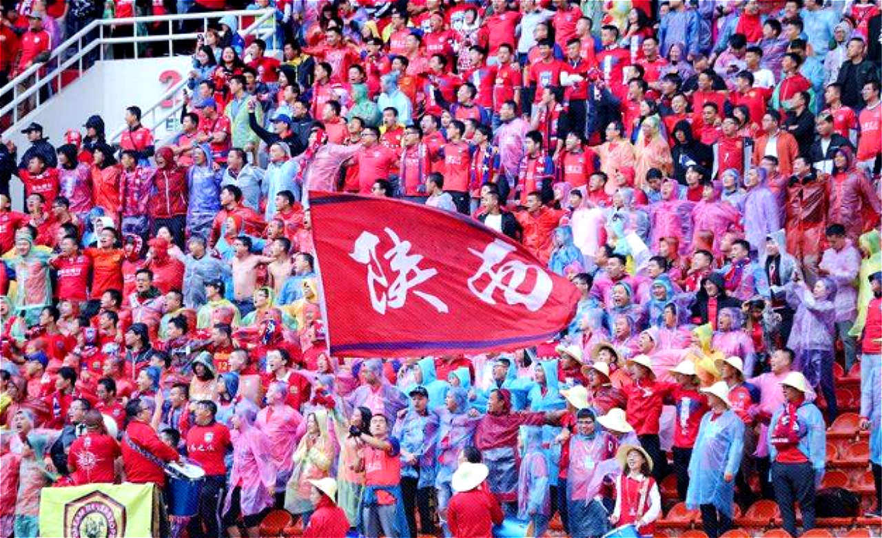 陕西球迷感动瞬间,感动众多球迷