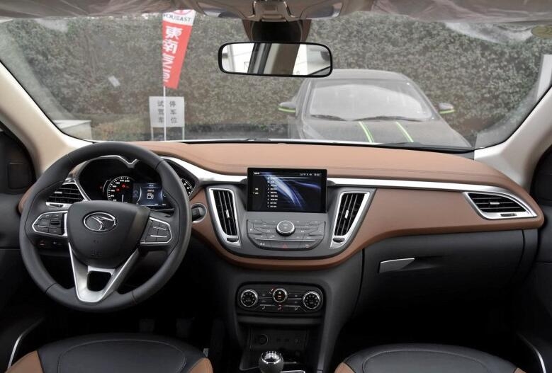 16年3万公里的东南DX7和11年8万公里的现代IX35,7万多适合哪款车