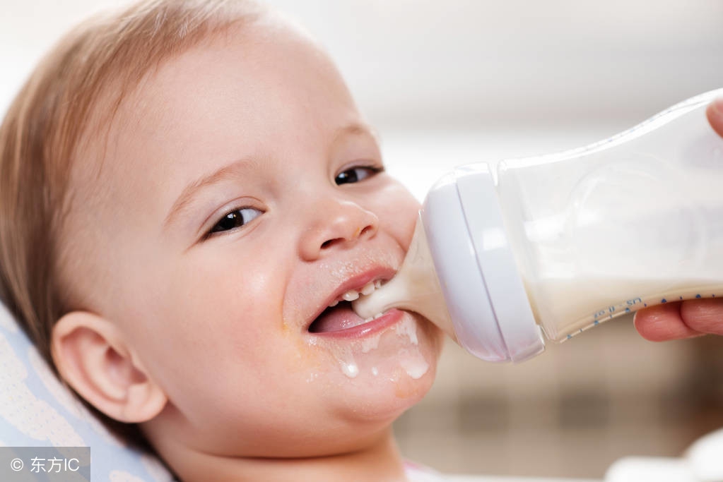 宝宝断奶一个月还有奶瘾,一岁半宝宝奶瘾特别大怎么断奶