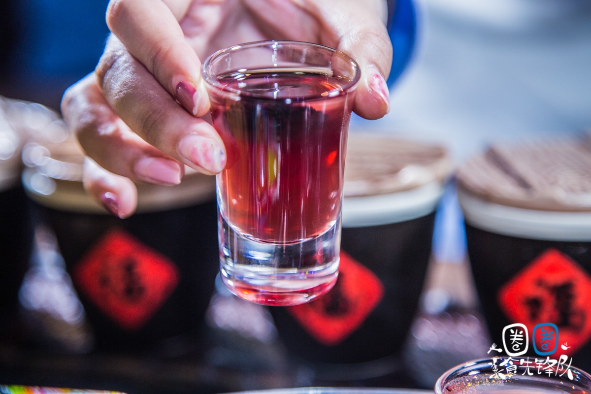 成都凌晨2点还在排队的贰麻酒馆，终于带着大熊猫来南昌了！