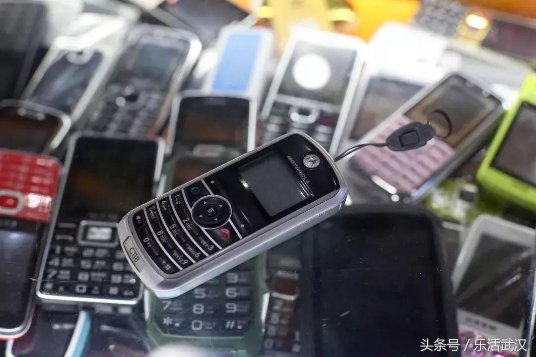 你还记得第一部手机吗,你还记得你人生第一部手机吗