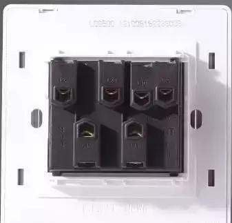 双控四灯的接法,一灯双控三控四控接线图