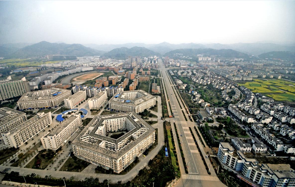 单价8千多买入中心城区！城东这个盘依山傍水刚需要不要下手？