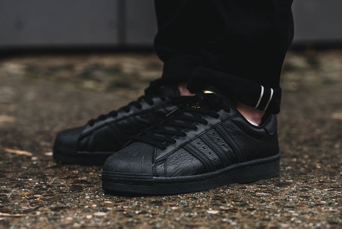 小白鞋小黑鞋视频,适合穿搭的小黑鞋