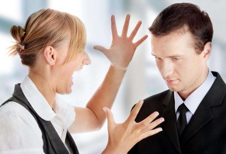 被领导批评了怎么高情商安慰别人,被领导批评心理