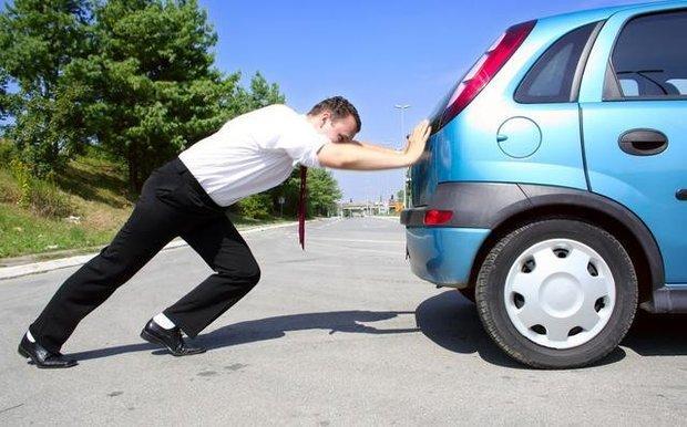 自动挡电瓶没电打不着火怎么办,自动挡车电瓶没电了应该怎样推