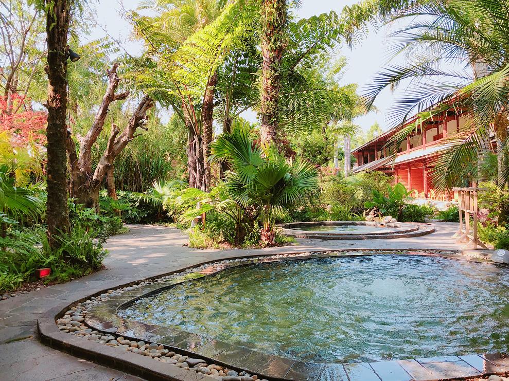 我和寒冷有个约会,这个冬天特别冷一起泡温泉