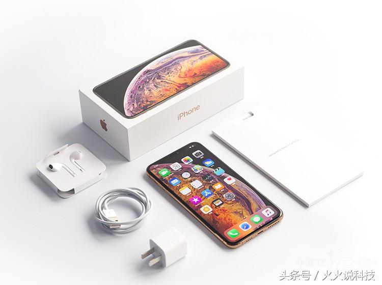 给你8000元,三星和苹果手机哪个性价比高