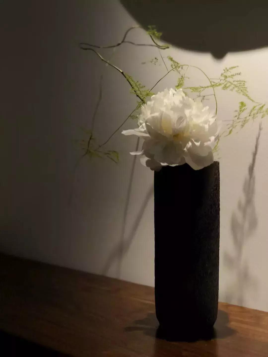 经典丨水深浪静，人贵声低！