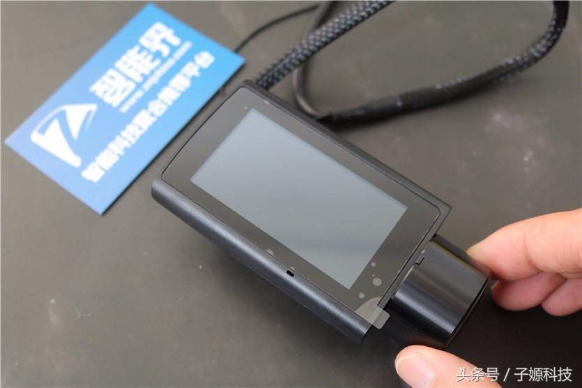 用手机管理爱车一腾讯车联轲轲西里T8行车记录仪