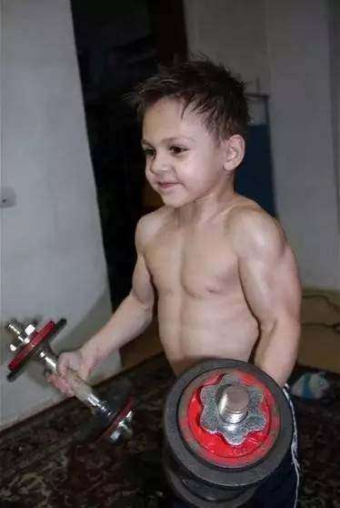盘点那些满级小孩练出来的肌肉,最小的小男孩练肌肉