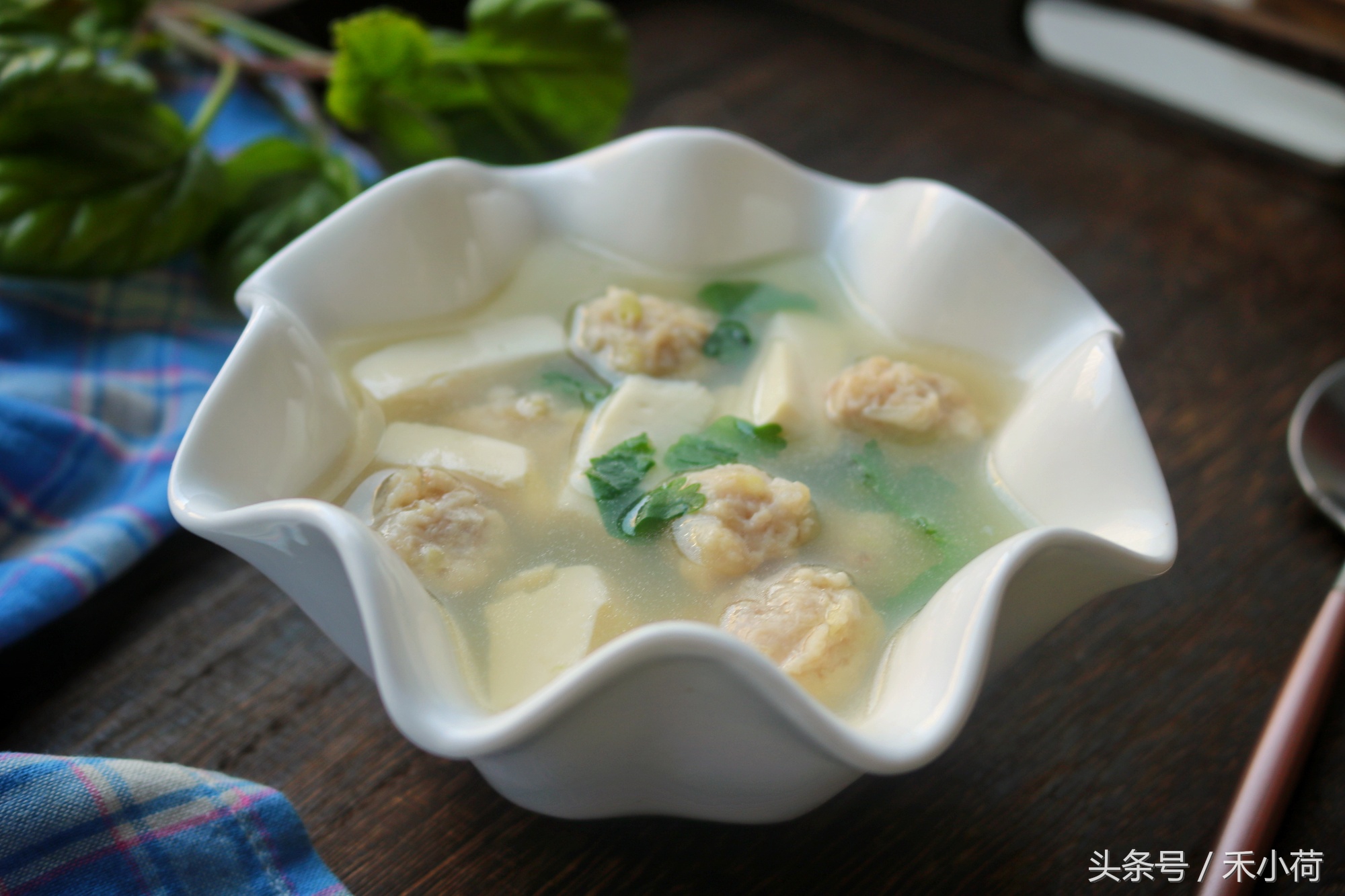 肉丸怎么做成q弹又好吃,肉丸如何才能做的q弹软糯