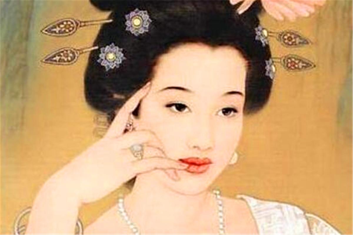 李白赞扬杨玉环美貌的诗,李白写过夸奖杨玉环的诗有哪些呢