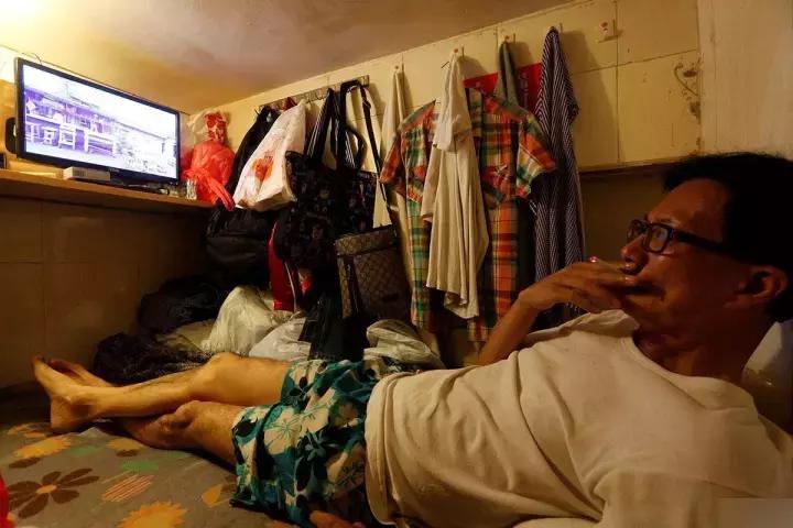 香港的棺材房是怎么样的,香港棺材房为什么那么多人住