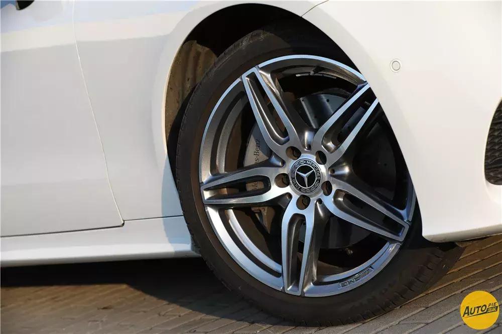 驾驶奔驰e200游艇蓝敞篷,奔驰e200敞篷试驾视频