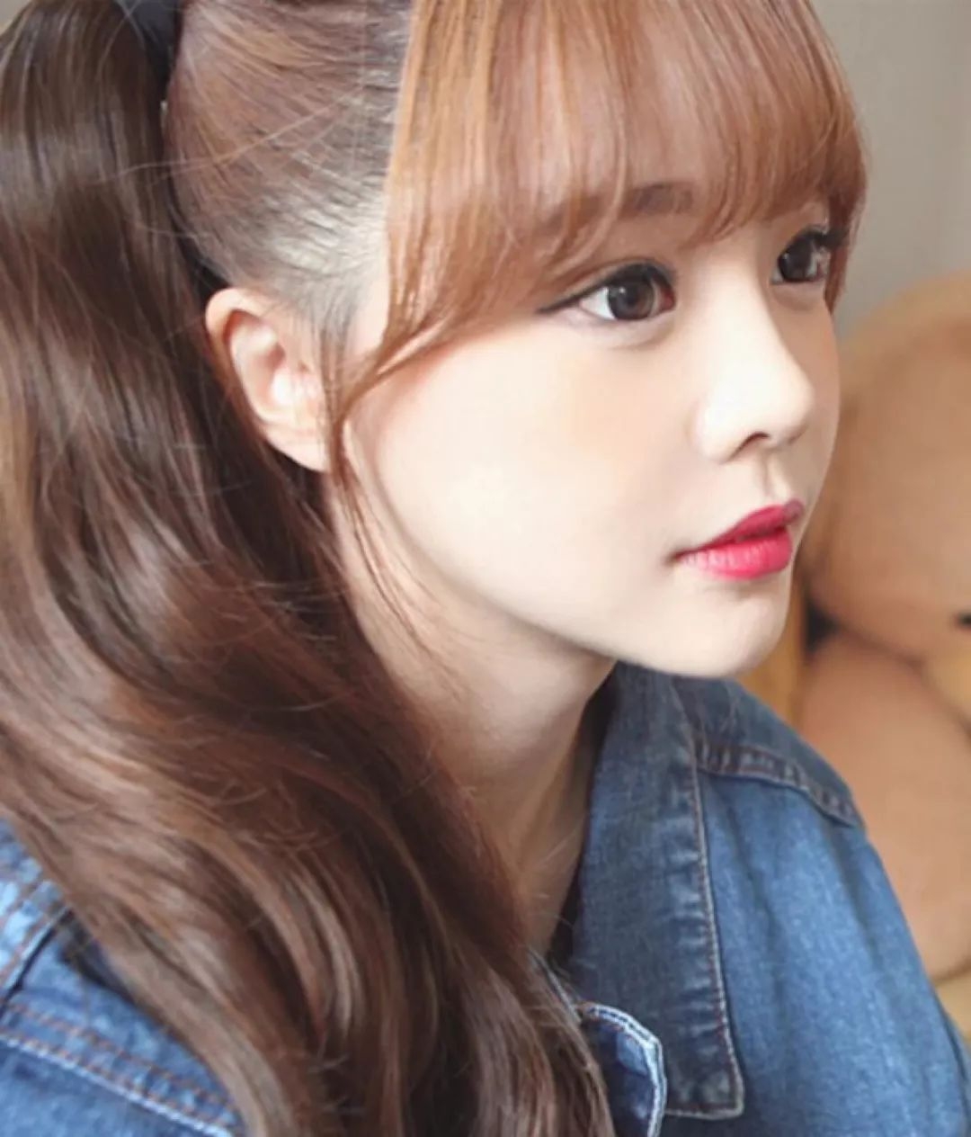 50岁女人脸大圆适合什么发型,脸大脖子短中年女士适合什么发型