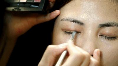 方脸女生如何靠化妆提升高级感,圆方脸女生怎么化妆