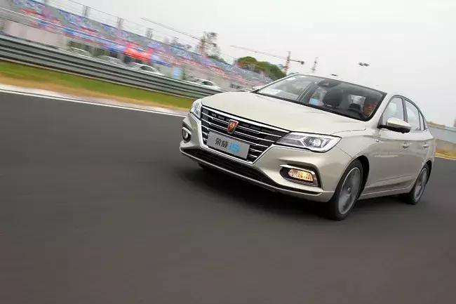 荣威全新i5驾驶体验,荣威i5旅行版ev试驾视频