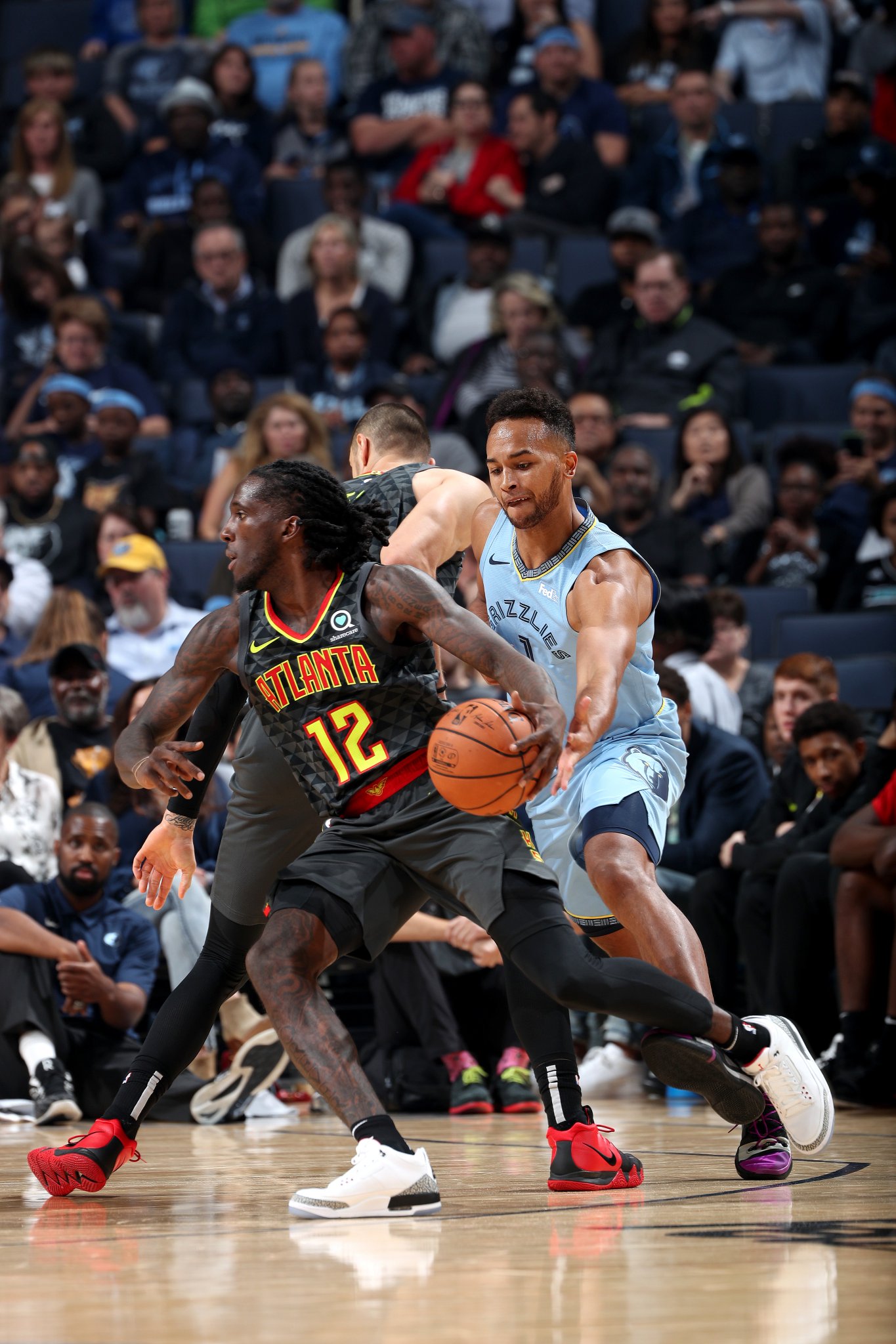 NBA今日球鞋精选：杜兰特蜜汁审美自创鸳鸯鞋安踏为汤神出新款