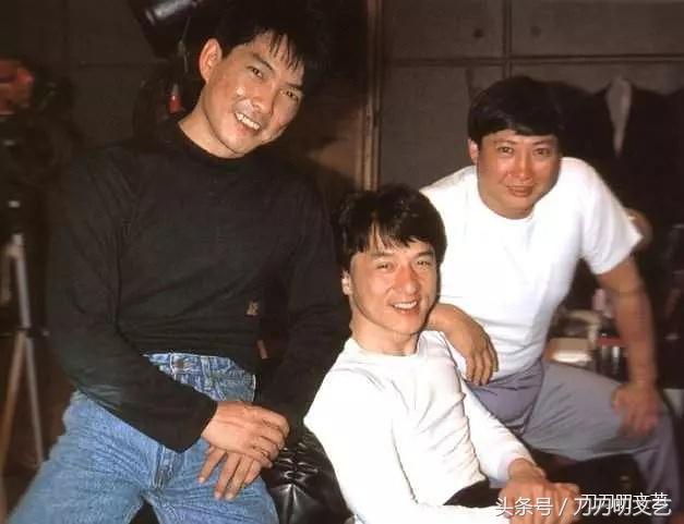 洪金宝对比李连杰谁地位高,洪金宝和李连杰哪个地位高