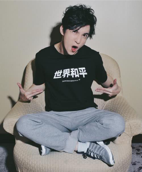 薛之谦在节目上突然痛哭,薛之谦在节目中意外流鼻血