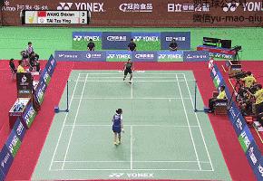 打羽毛球被动球打不到后场怎么办,羽毛球正手后场被动处理