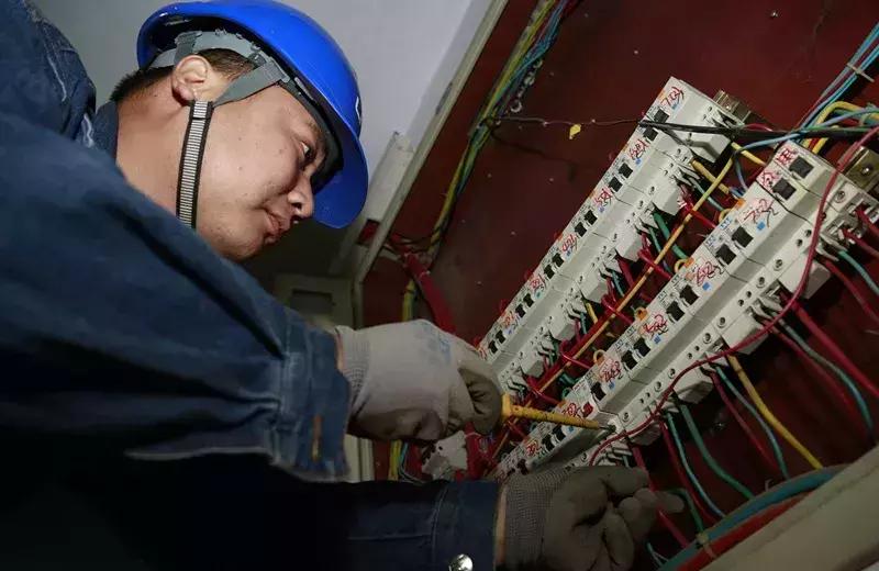 家里跳闸了怎么恢复用电安全,家里跳闸怎么做能避免着火