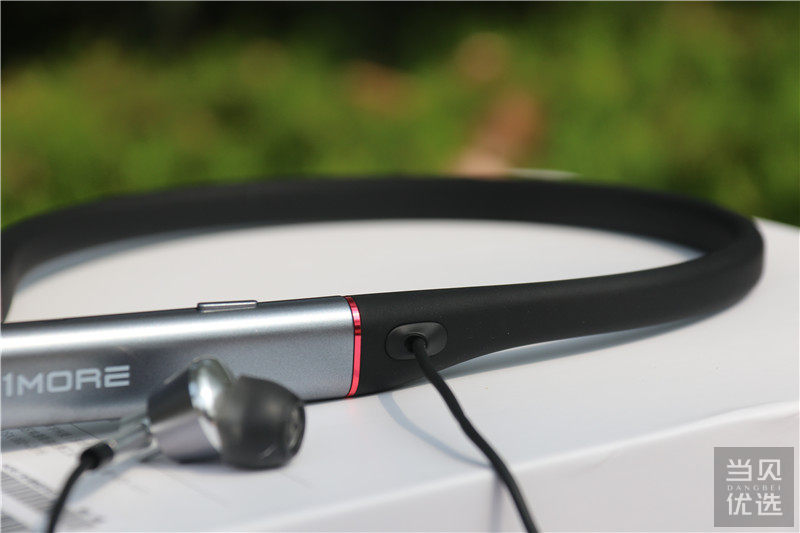 1more蓝牙无线耳机使用方法,1more无线蓝牙耳机使用方法