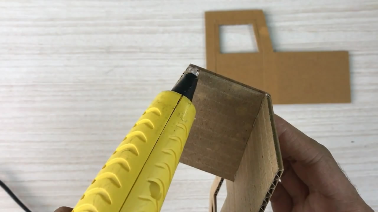 用纸板制作卡车模型解放j6p,用纸板制作斯堪尼亚卡车车头模型