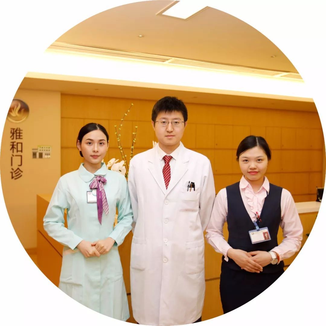 看了这么多炫富摔，这些护士才是最劲爆的~