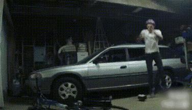 一般人看不懂的汽车广告,你曾经看到过这些汽车广告吗