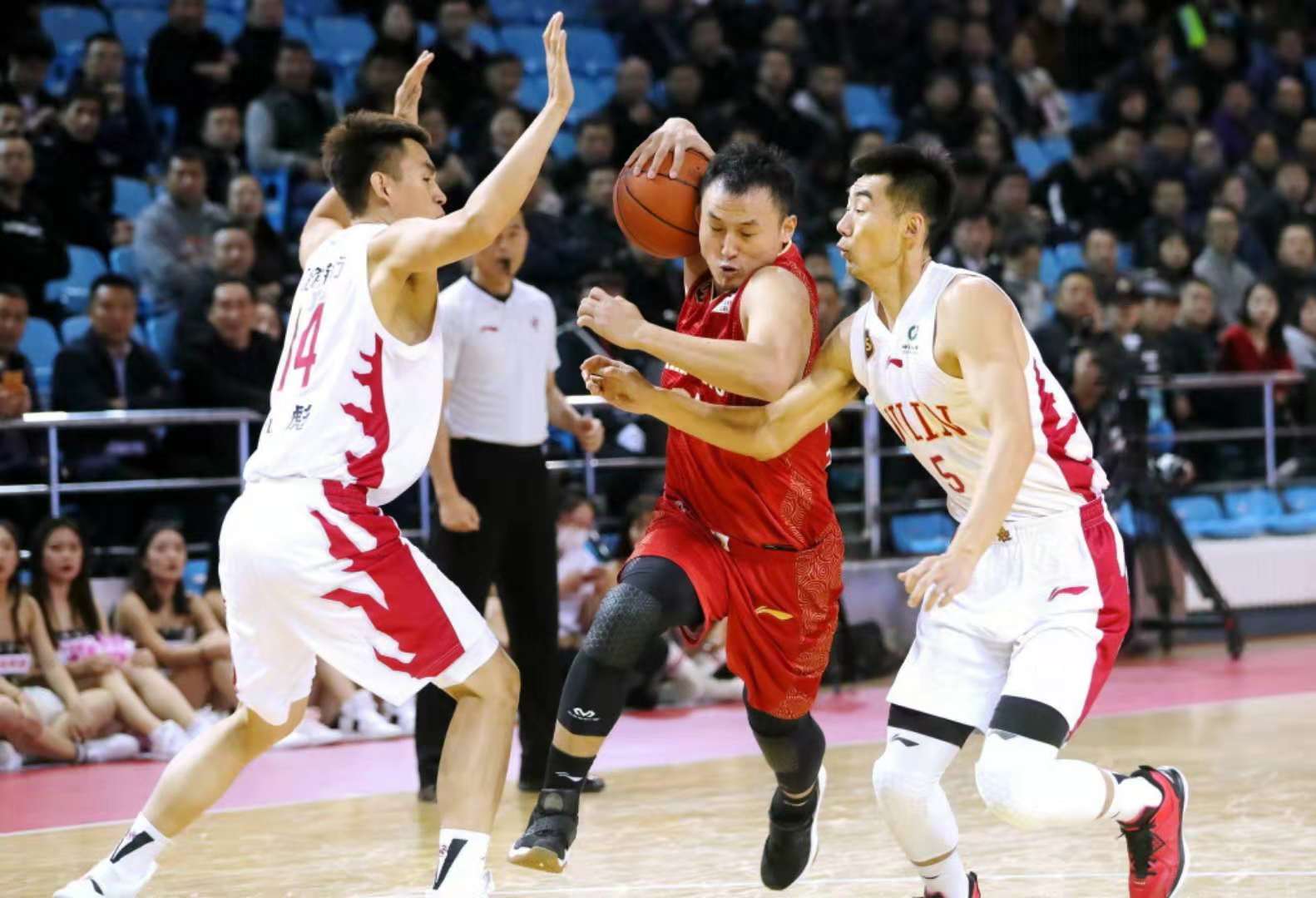 山东男篮这次能否再次上演奇迹,山东男篮被逆转