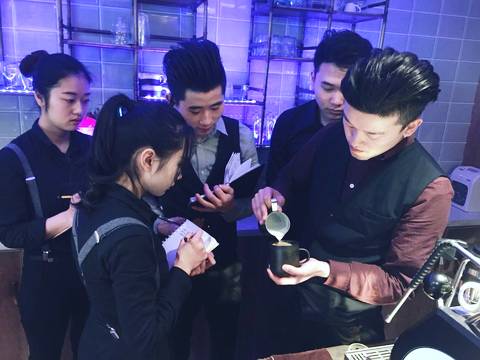 人物故事青春,人物故事创业思维