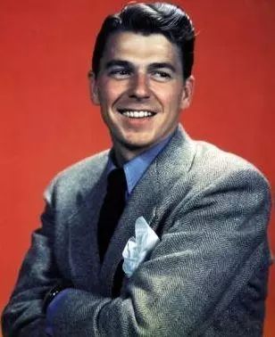 文人写的最浪漫的英文情书,最打动人的十首英文情书