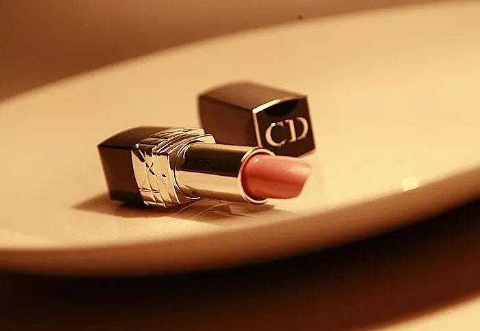 最近卖断货的口红,卖断货的口红大集合