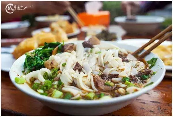 有意思旅游｜酸汤辣子蘸出来的美味，屡屡被各大综艺点名